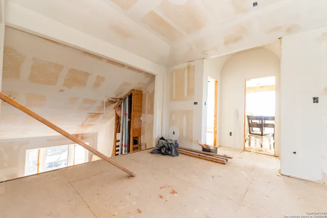 $370,000 | 989 Oil Well, Pipe Creek, TX 78063