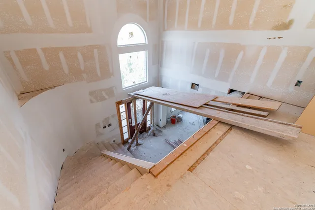 $370,000 | 989 Oil Well, Pipe Creek, TX 78063