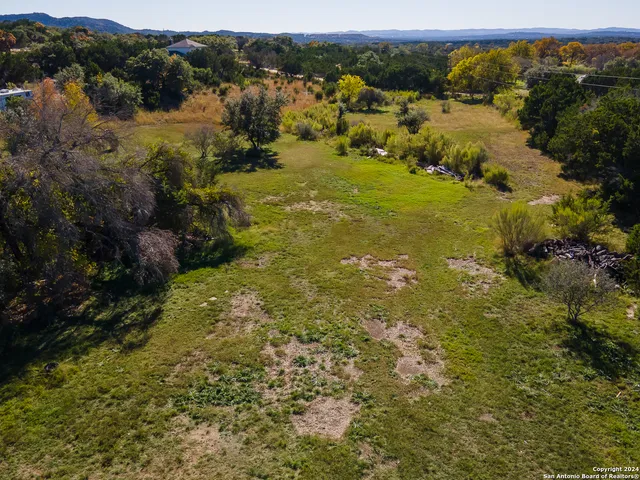 $370,000 | 989 Oil Well, Pipe Creek, TX 78063