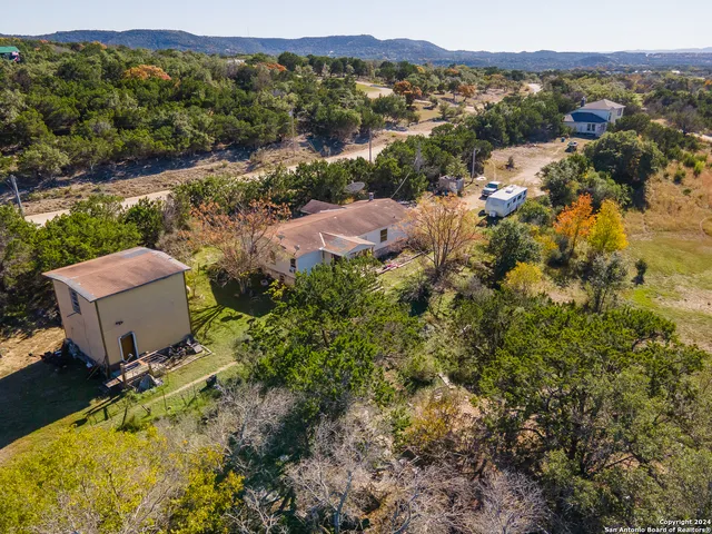 $370,000 | 989 Oil Well, Pipe Creek, TX 78063