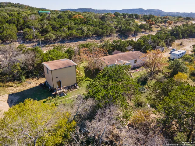 $370,000 | 989 Oil Well, Pipe Creek, TX 78063