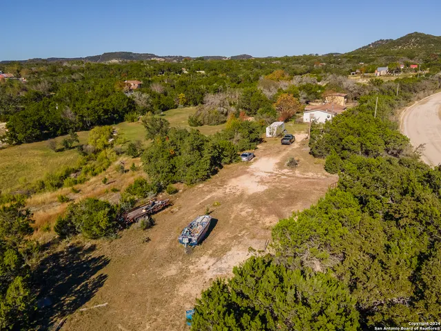 $370,000 | 989 Oil Well, Pipe Creek, TX 78063