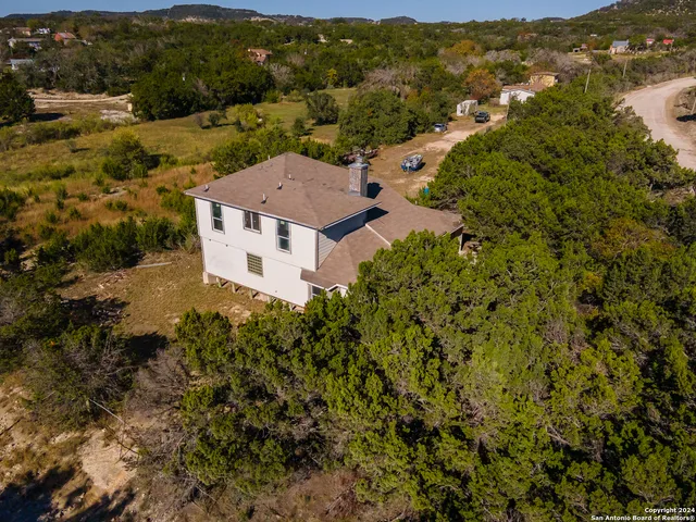 $370,000 | 989 Oil Well, Pipe Creek, TX 78063