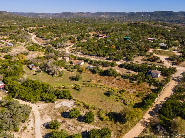$370,000 | 989 Oil Well, Pipe Creek, TX 78063