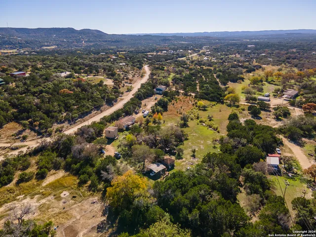 $370,000 | 989 Oil Well, Pipe Creek, TX 78063
