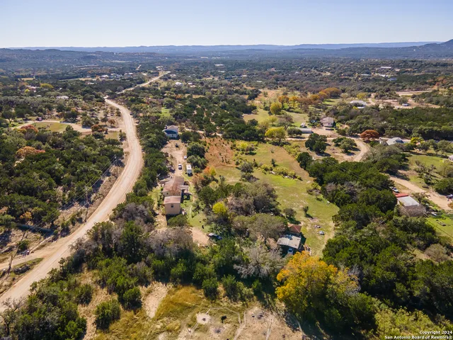 $370,000 | 989 Oil Well, Pipe Creek, TX 78063