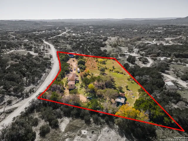 $370,000 | 989 Oil Well, Pipe Creek, TX 78063