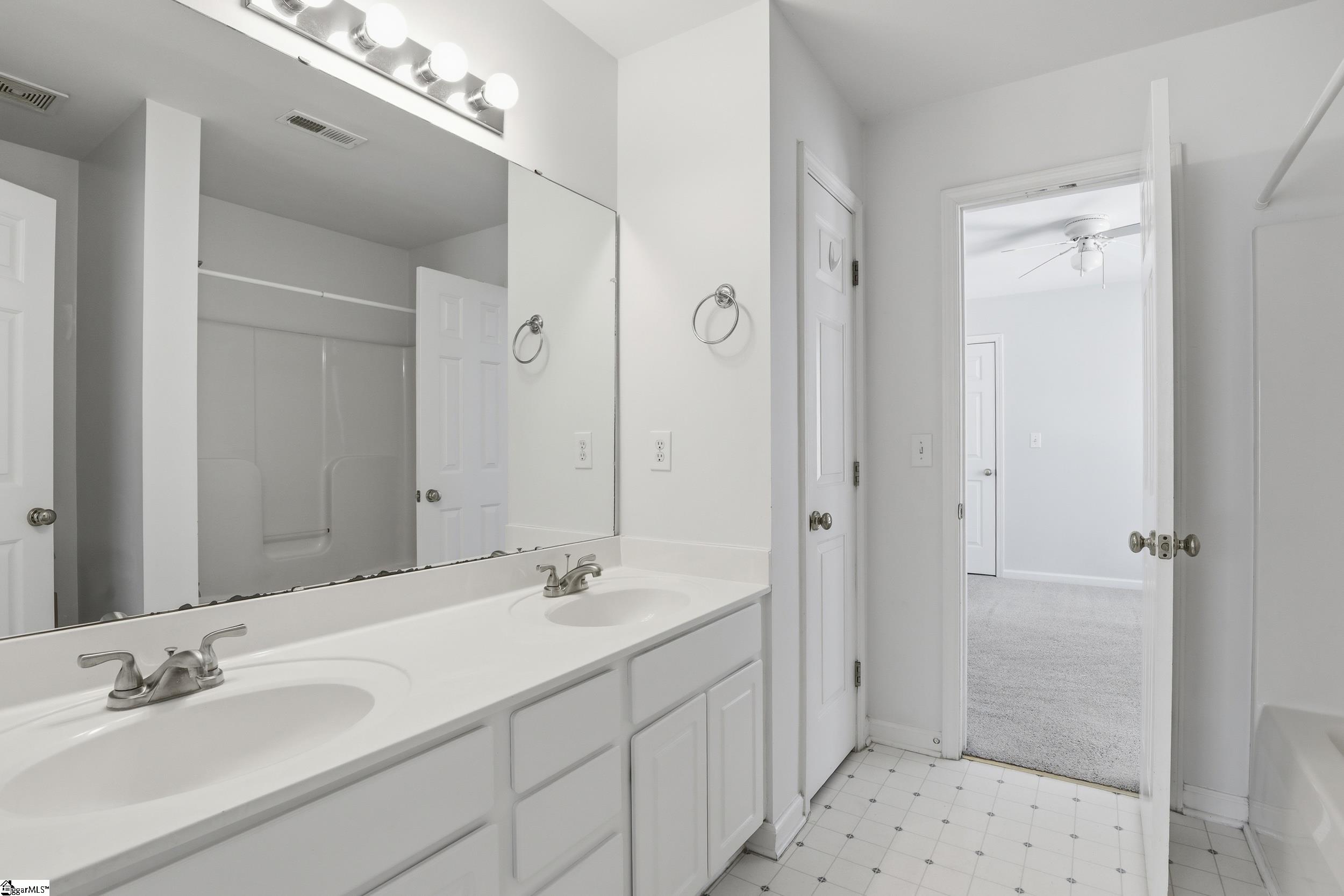 10 Bentley Way Greer, SC 29650 - Photo 25 of 43