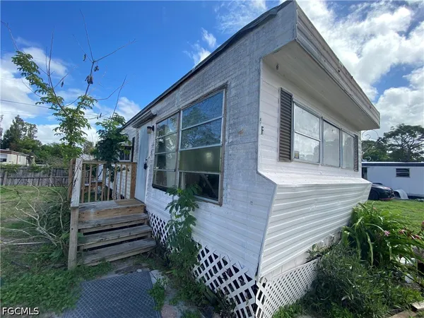 $850 | 7838 Ebson Drive, Unit 1F, North Fort Myers, FL 33917