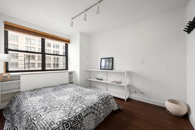 $535,000 | 200 East 24th Street, Unit 1403 | Kips Bay
