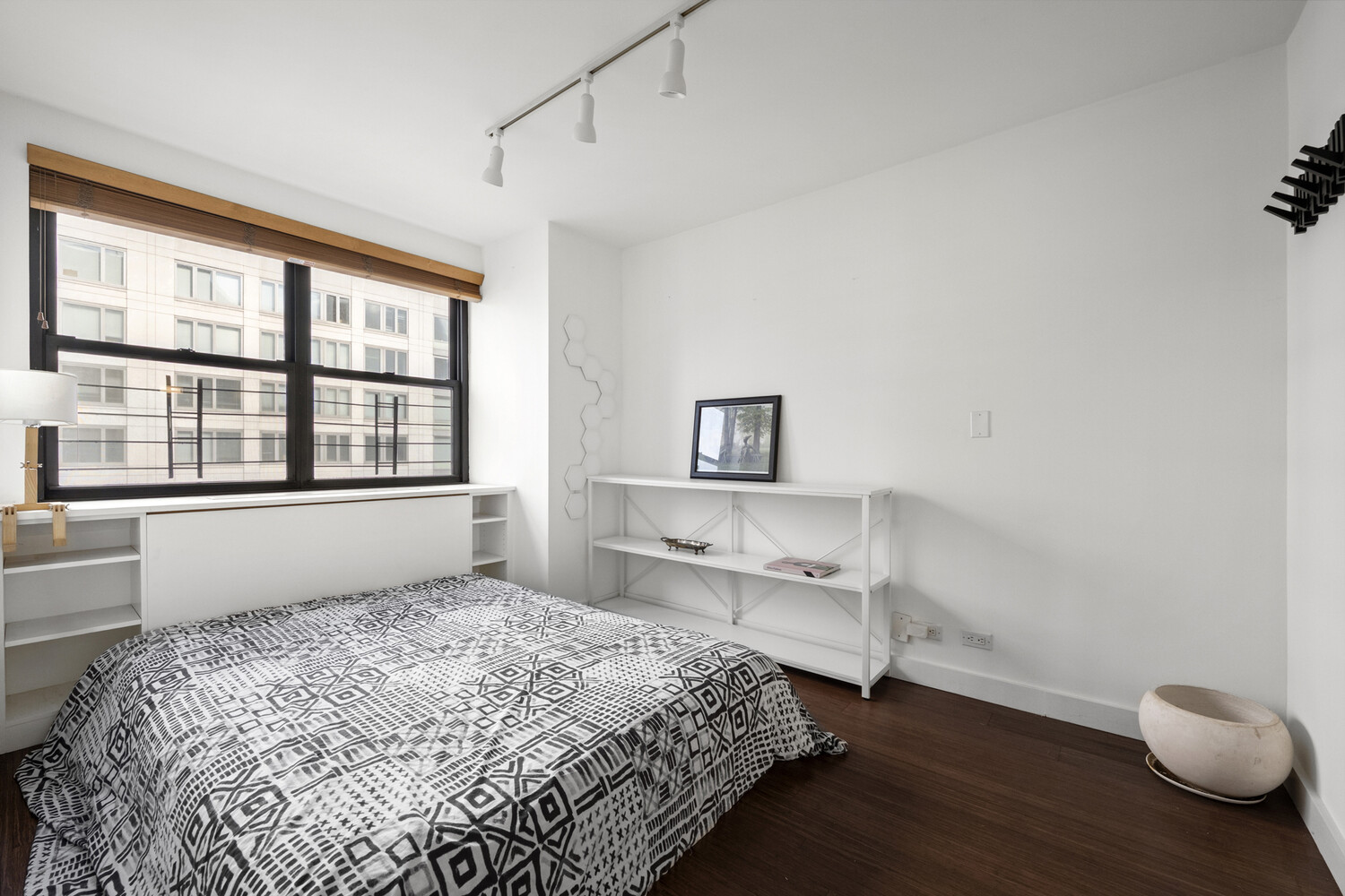200 East 24th Street, Unit 1403 Manhattan, NY 10010 - Photo 6 of 11