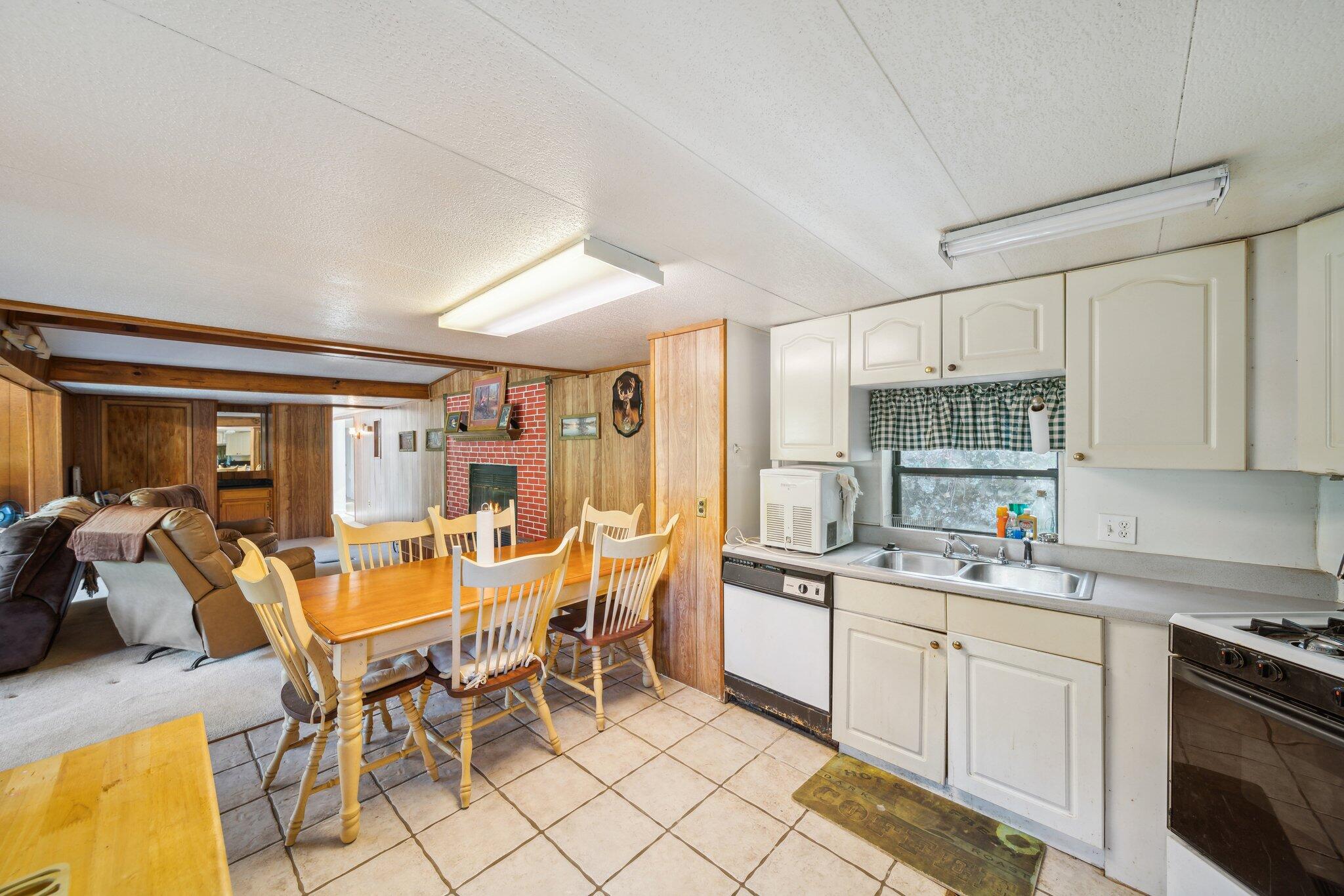 57900 East 345 Road Jay, OK 74346 - Photo 16 of 51 Kitchen/dining