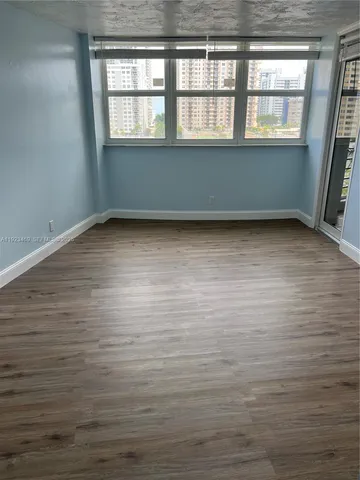a view of empty room with window