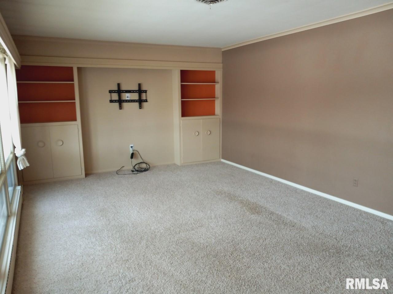 3006 15th Street Moline, IL 61265 - Photo 2 of 6
