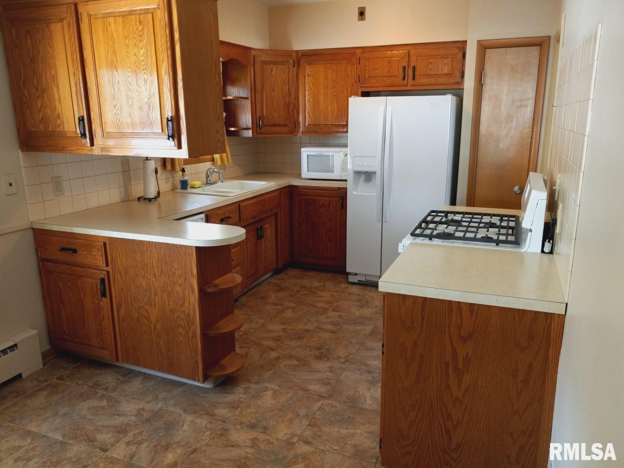 3006 15th Street Moline, IL 61265 - Photo 3 of 6