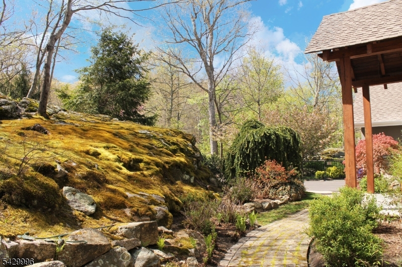 9 Cox Lane Hopatcong, NJ 07821 - Photo 4 of 50