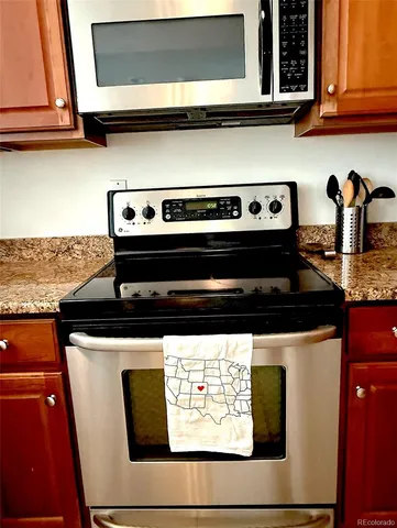 $3,300 | 2700 Cherry Creek S Drive, Unit 117, Denver, CO 80209
