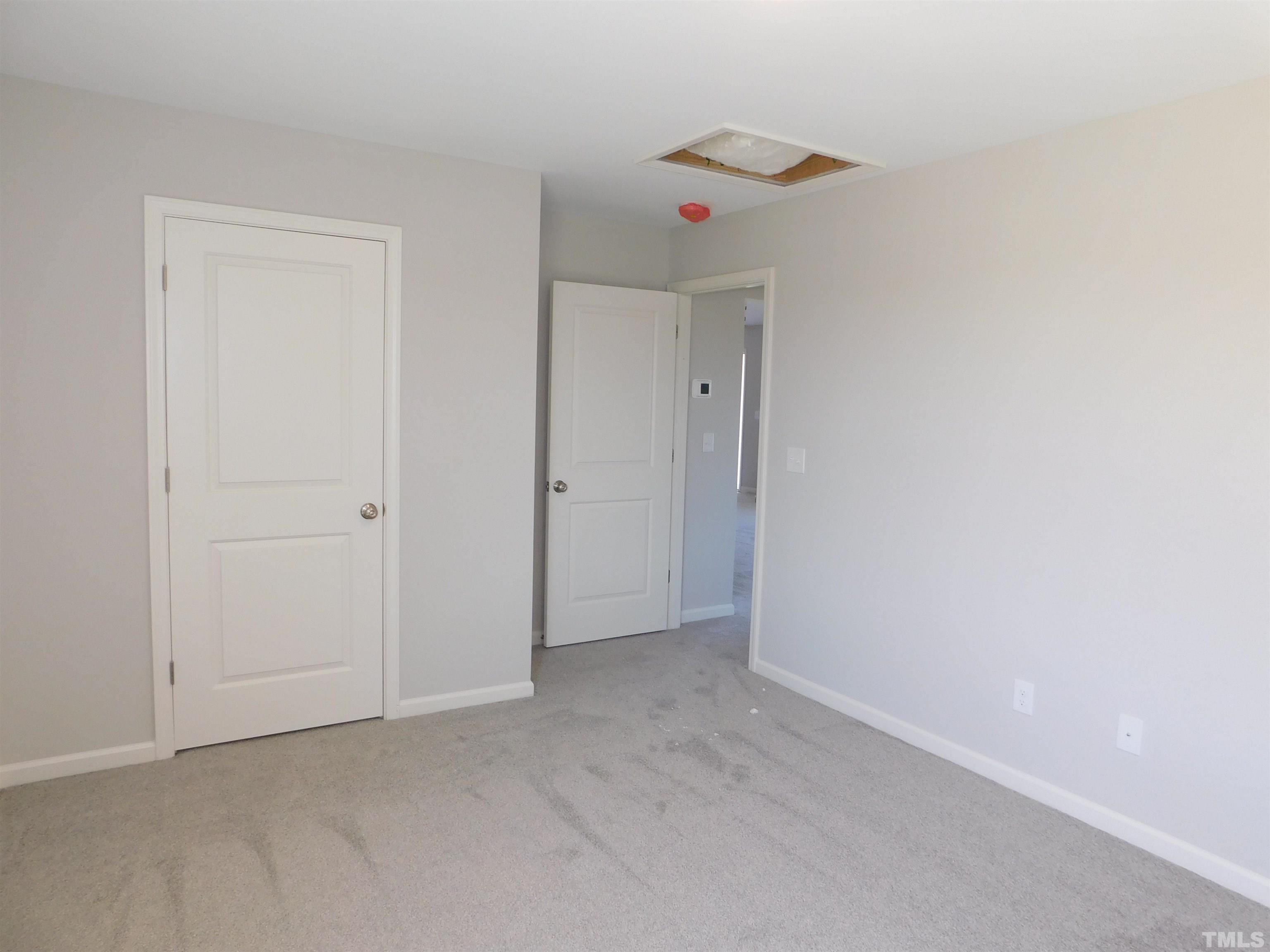 140 Touchdown Way Benson, NC 27504 - Photo 18 of 24 Gallery Image 18