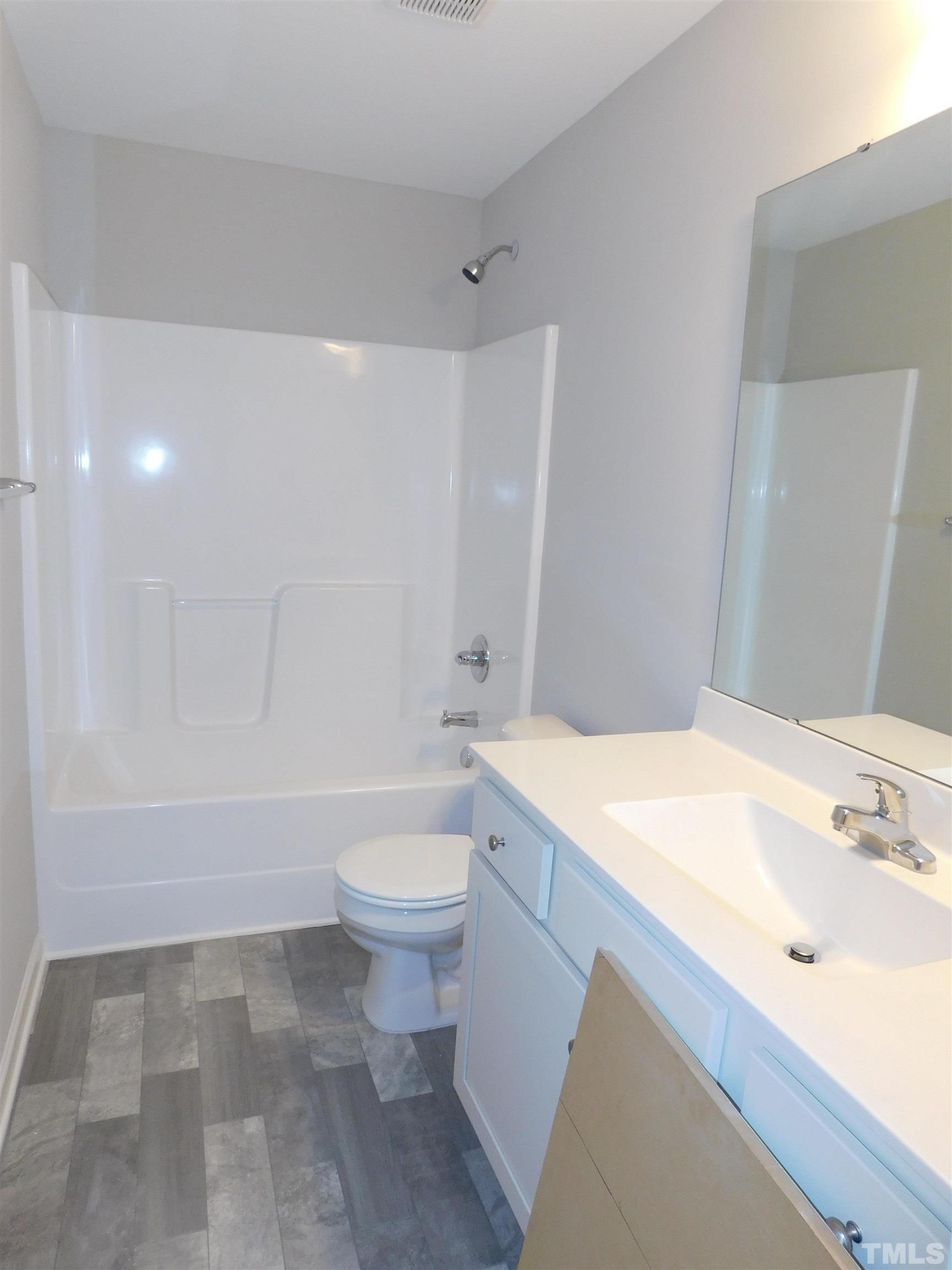 140 Touchdown Way Benson, NC 27504 - Photo 20 of 24 Gallery Image 20