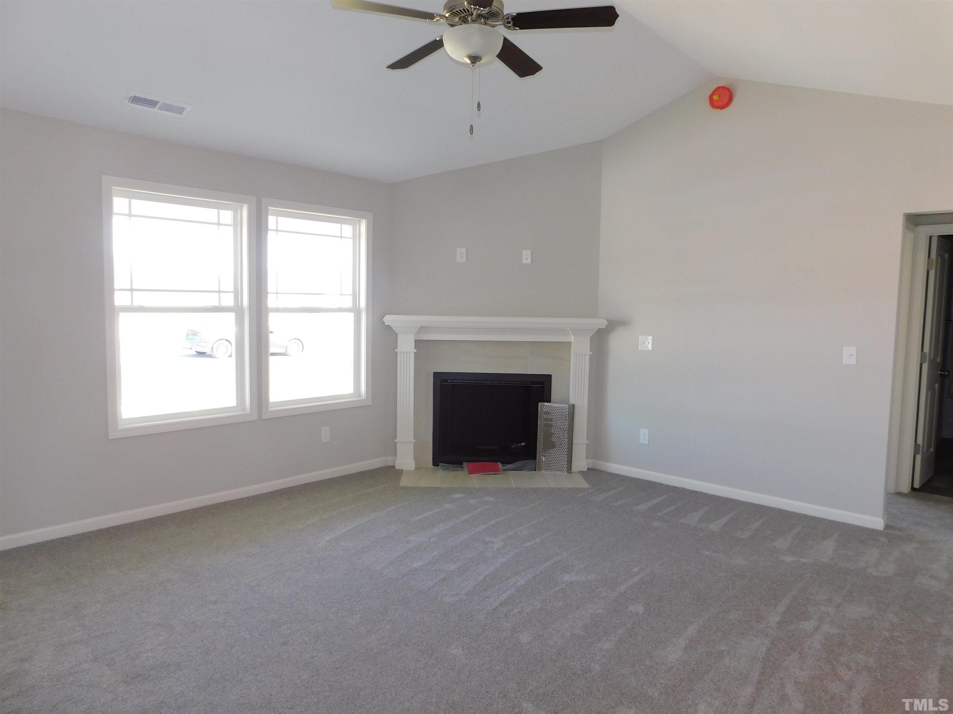 140 Touchdown Way Benson, NC 27504 - Photo 4 of 24 Gallery Image 4