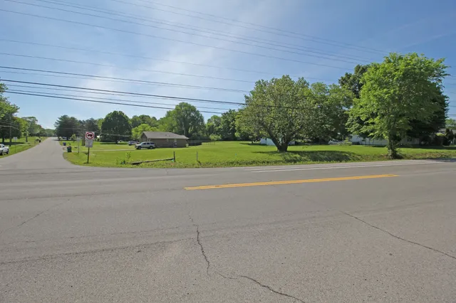 $269,999 | 2612 Highway 31W, White House, TN 37188