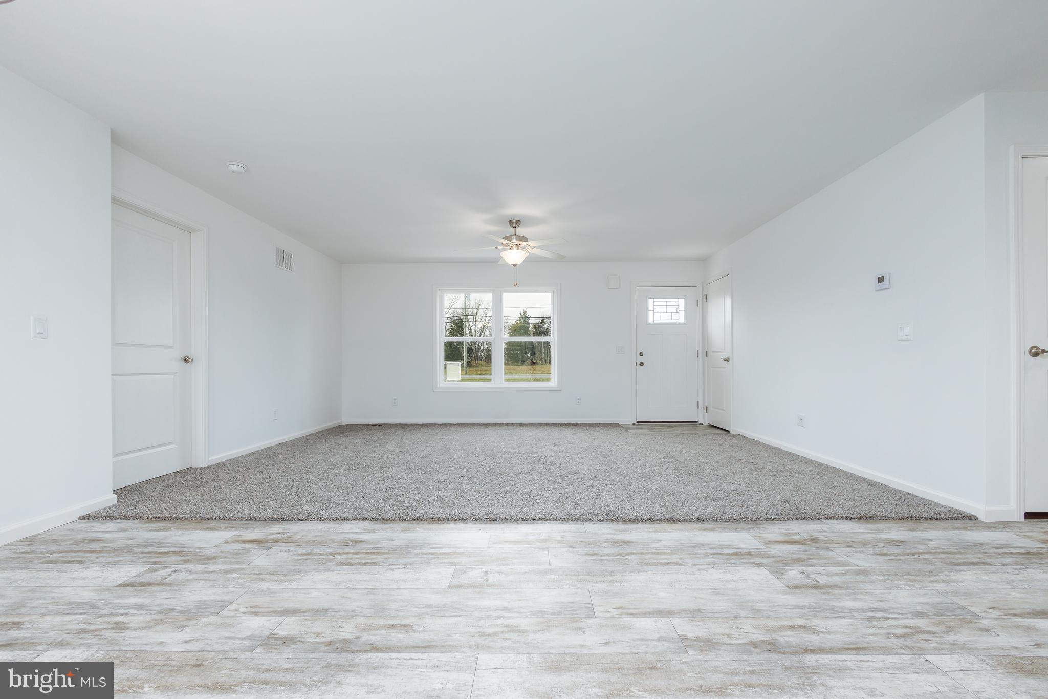 381 Centerton Road Bridgeton, NJ 08302 - Photo 4 of 26 Living Room / Kitchen