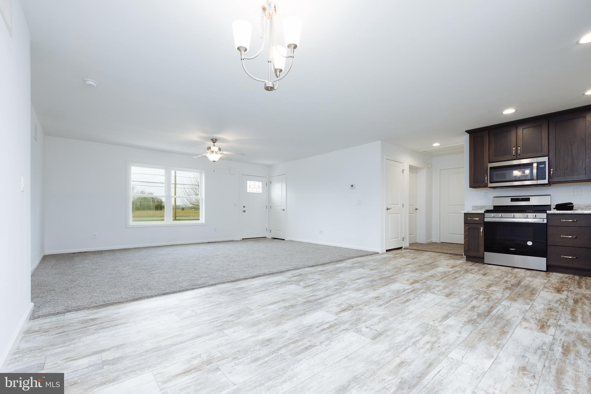 381 Centerton Road Bridgeton, NJ 08302 - Photo 5 of 26 Living Room / Kitchen