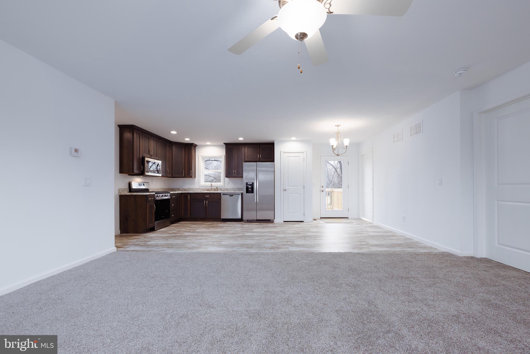 381 Centerton Road Bridgeton, NJ 08302 - Photo 6 of 26 Living Room / Kitchen