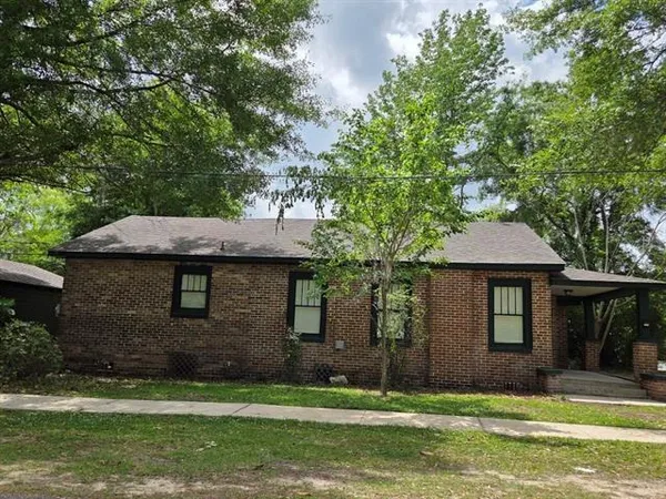 $2,000 | 504 South New Hampshire Street, Covington, LA 70433
