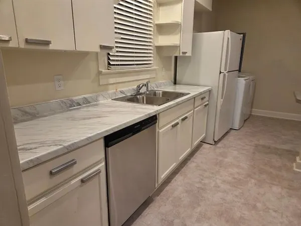 $2,000 | 504 South New Hampshire Street, Covington, LA 70433