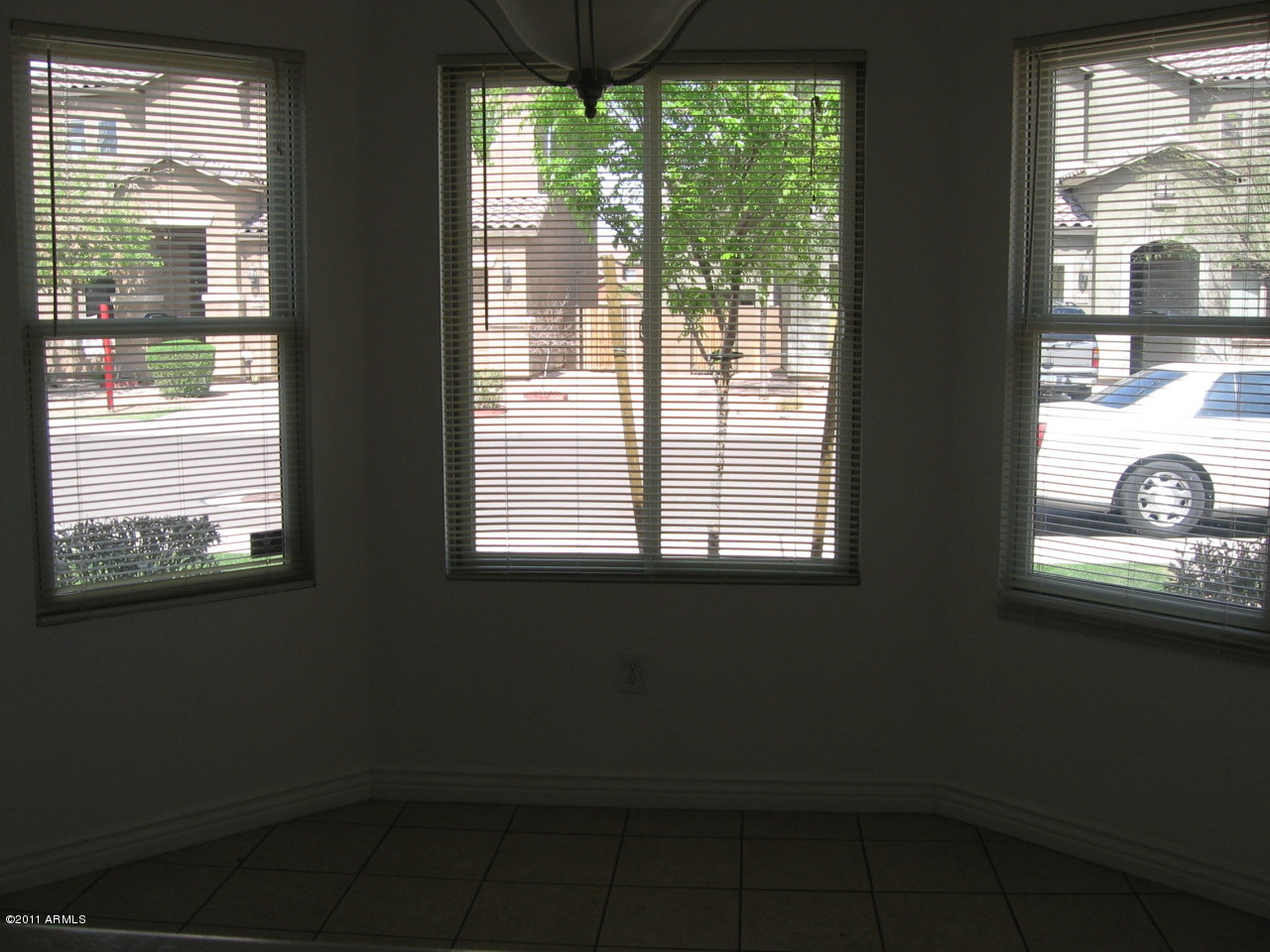 4927 West Apollo Road Laveen, AZ 85339 - Photo 3 of 4 Bay window