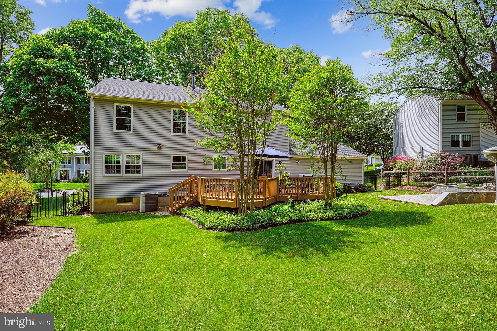 924 Pointer Ridge Drive Gaithersburg, MD 20878 - Photo 5 of 85 Enjoy this Quiet Outdoor Oasis