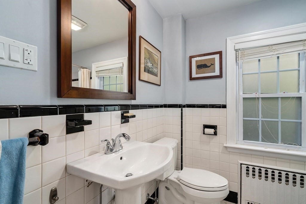 34 Hamilton Road Waltham, MA 02453 - Photo 12 of 29