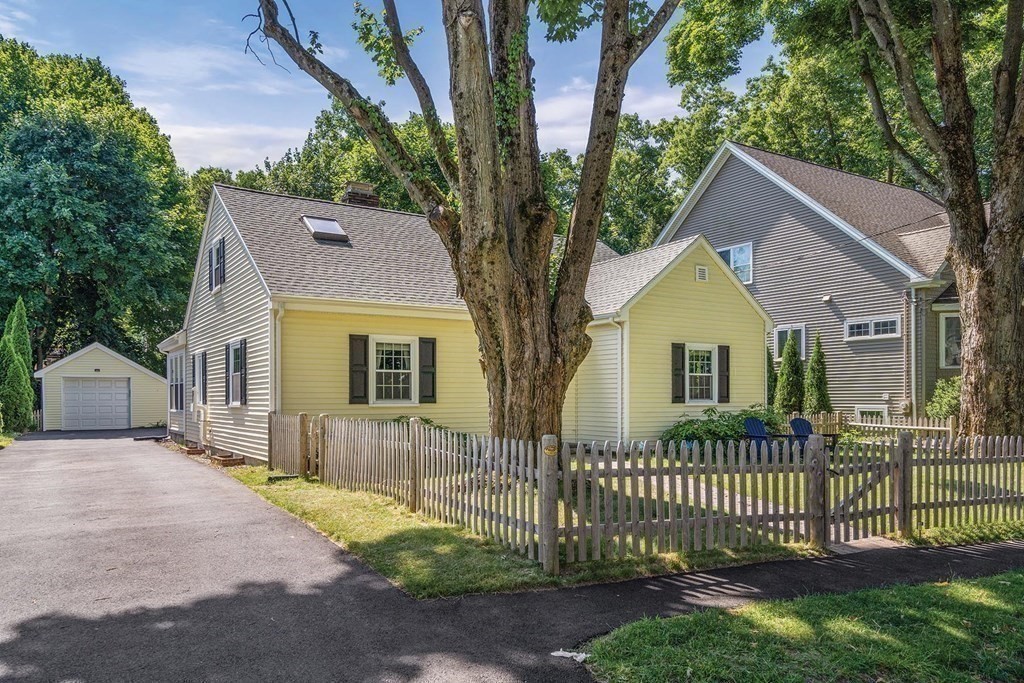 34 Hamilton Road Waltham, MA 02453 - Photo 21 of 29