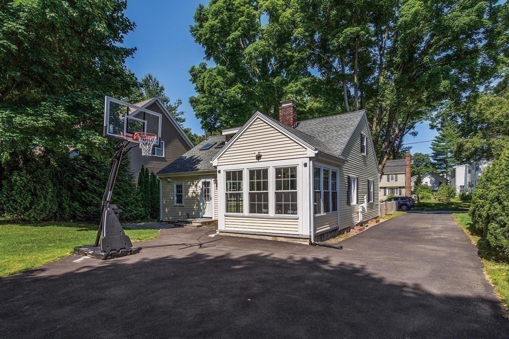 34 Hamilton Road Waltham, MA 02453 - Photo 24 of 29