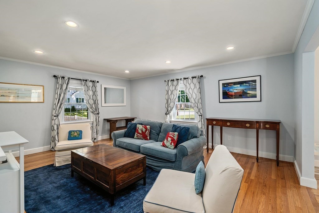 34 Hamilton Road Waltham, MA 02453 - Photo 8 of 29