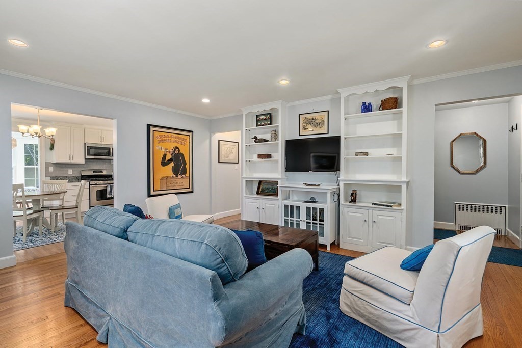 34 Hamilton Road Waltham, MA 02453 - Photo 9 of 29