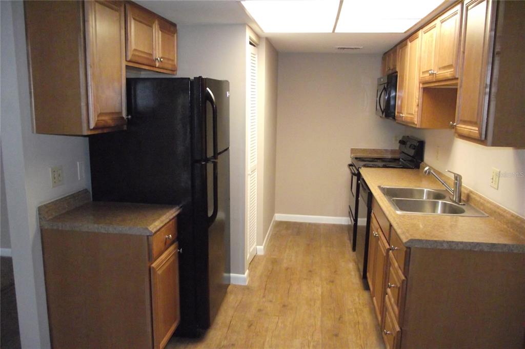 5293 Vineland Road, Unit C104 Orlando, FL 32811 - Photo 4 of 16