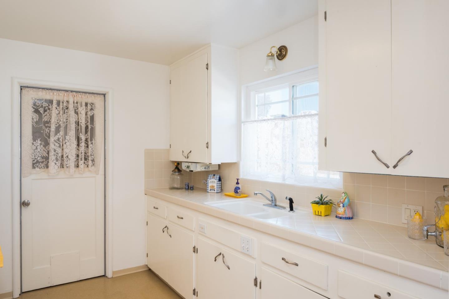 3220 Melanie Road Marina, CA 93933 - Photo 14 of 31 Gallery Image 14