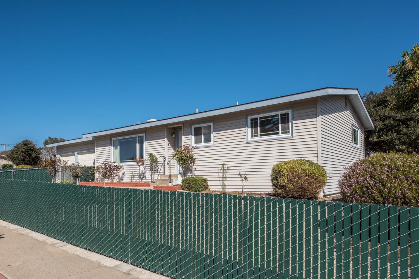 3220 Melanie Road Marina, CA 93933 - Photo 3 of 31 Gallery Image 3