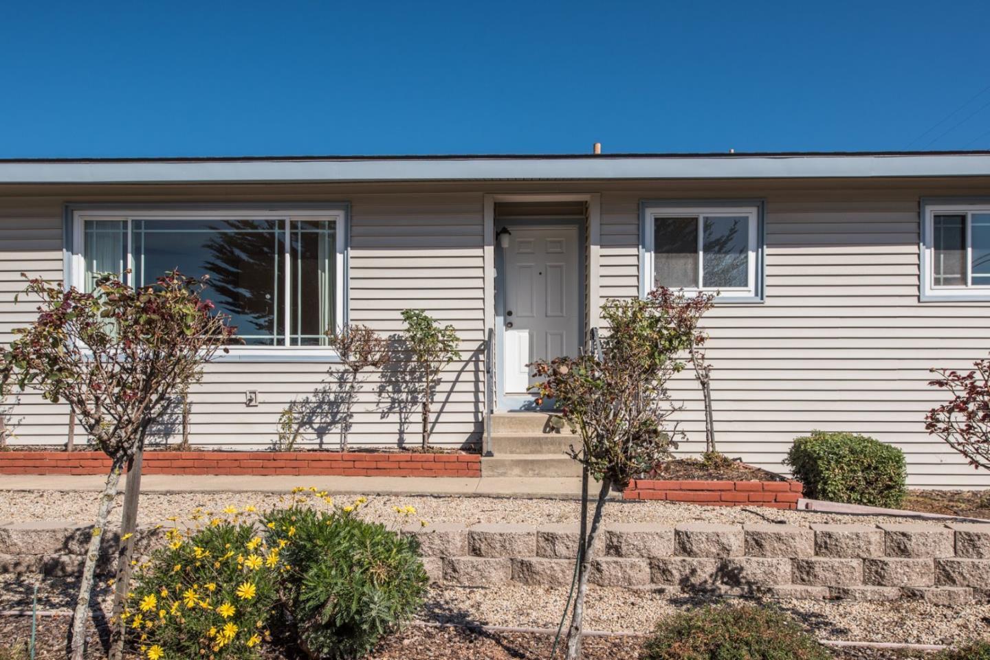 3220 Melanie Road Marina, CA 93933 - Photo 4 of 31 Gallery Image 4