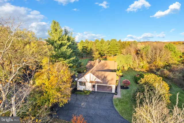 a view of an outdoor space and a yard