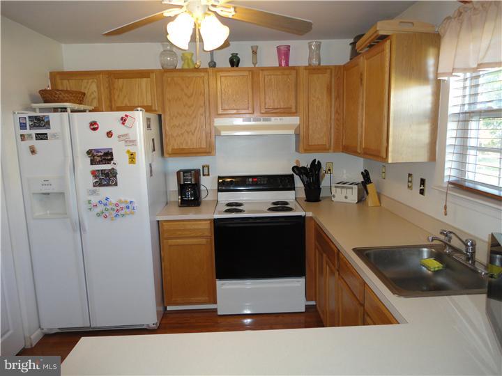 384 Braddock Road Smyrna, DE 19977 - Photo 4 of 13 Kitchen