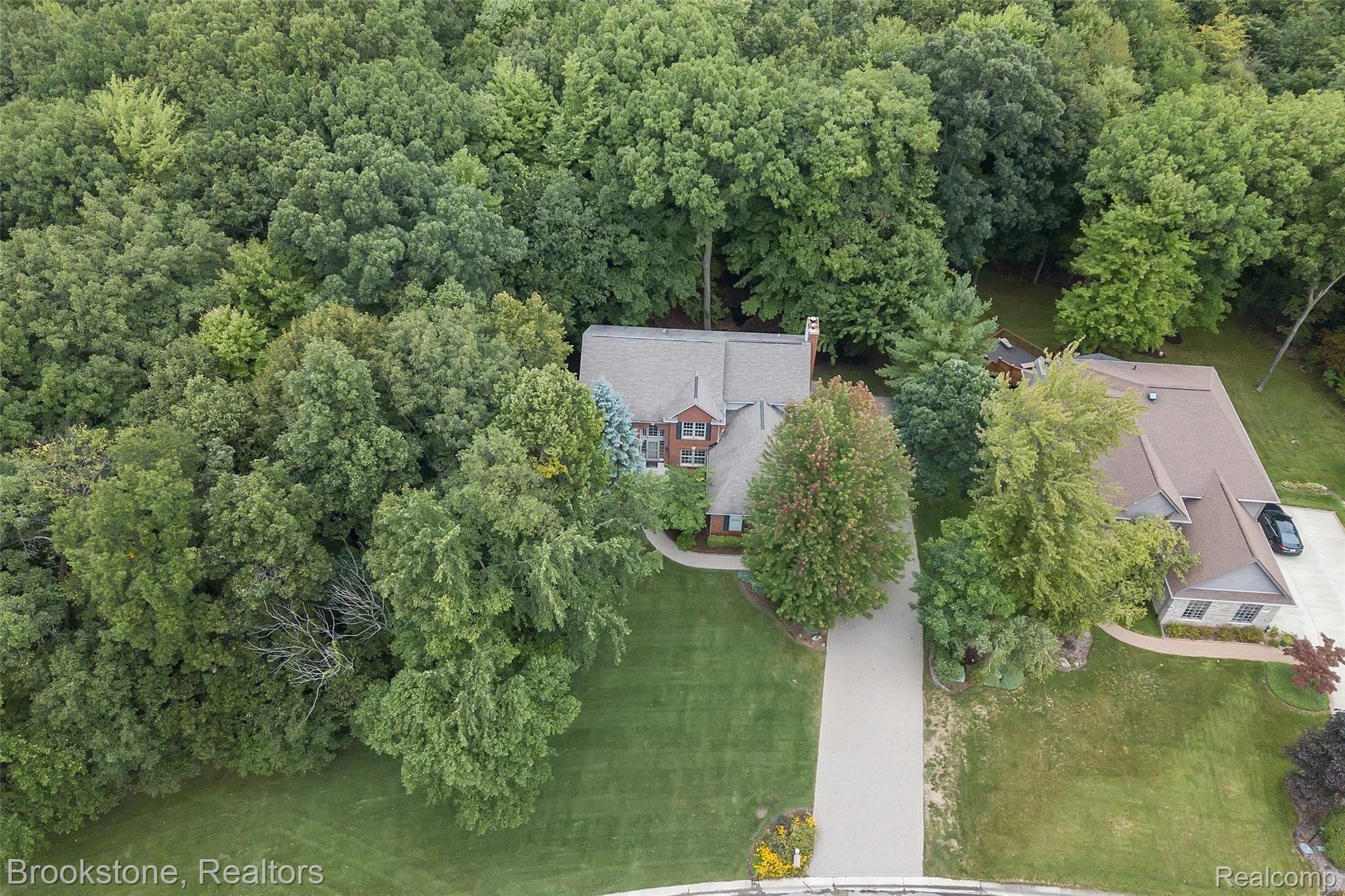 910 Indianpipe Road Lake Orion, MI 48360 - Photo 3 of 53 52-910 Indianpipe Rd-WindowStill-Re.jpg