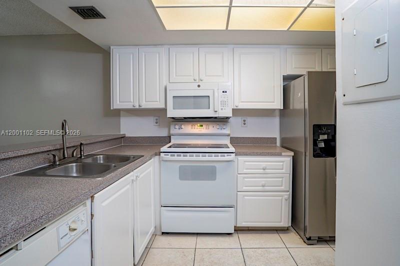 905 Southridge Road, Unit 104C Delray Beach, FL 33444 - Photo 4 of 26