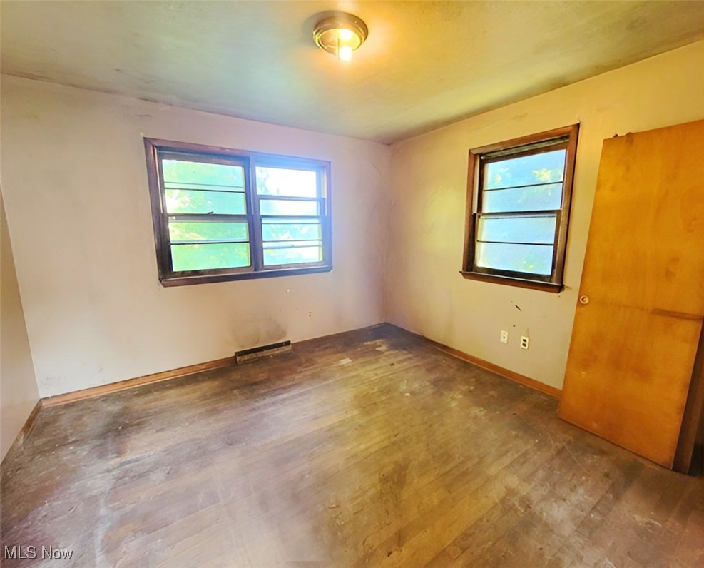 2104 Dock Road Madison, OH 44057 - Photo 3 of 11
