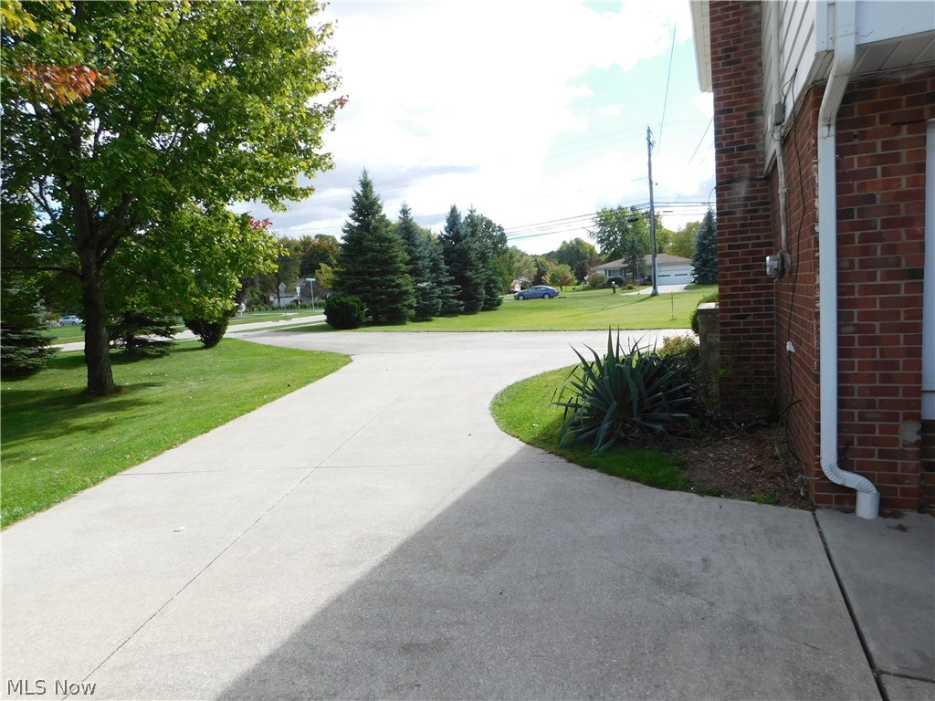 35475 Bainbridge Road Solon, OH 44139 - Photo 8 of 31