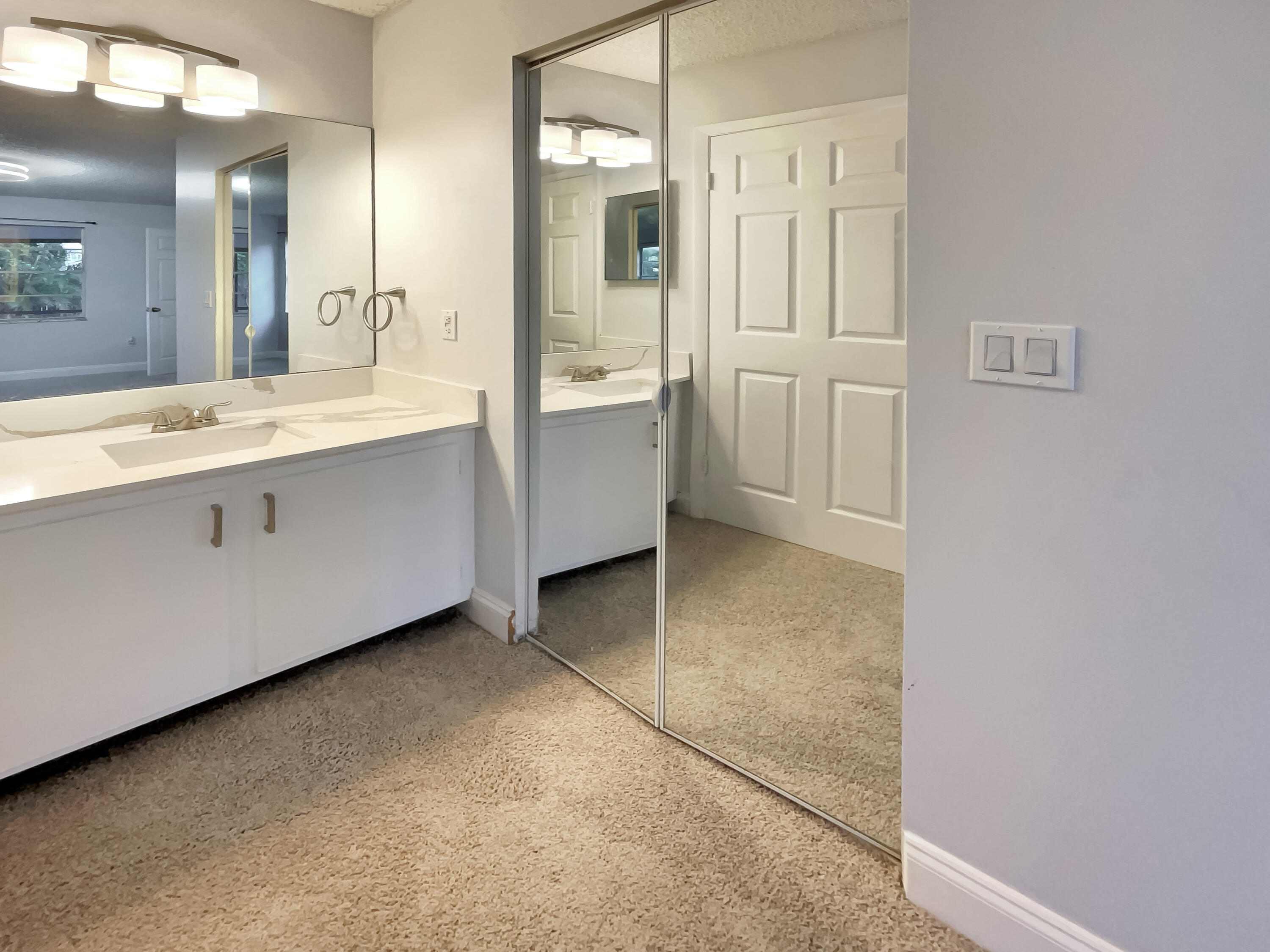 8 Cedar Circle Boynton Beach, FL 33436 - Photo 8 of 22 listing_5