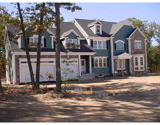 13 Dutchess Road Franklin, MA 02038 - Photo 1 of 8 Gallery Image 1