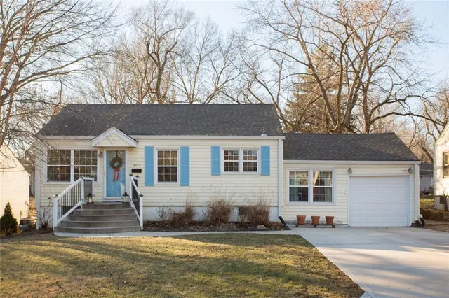 $325,000 | 5326 Outlook Street, Mission, KS 66202